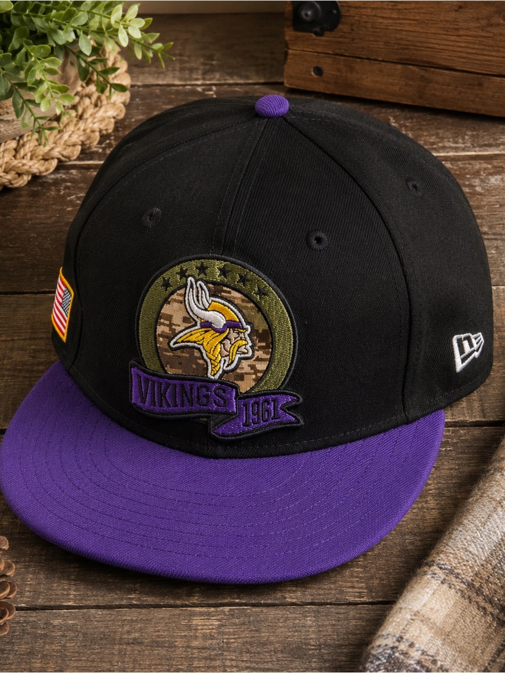 New Era Minnesota Vikings 2022 Salute to Service 9FIFTY Snapback Hat NFL